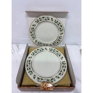 Set of 4 Royal Limited Home for the Holidays Holly Dessert/Salad Plates New
